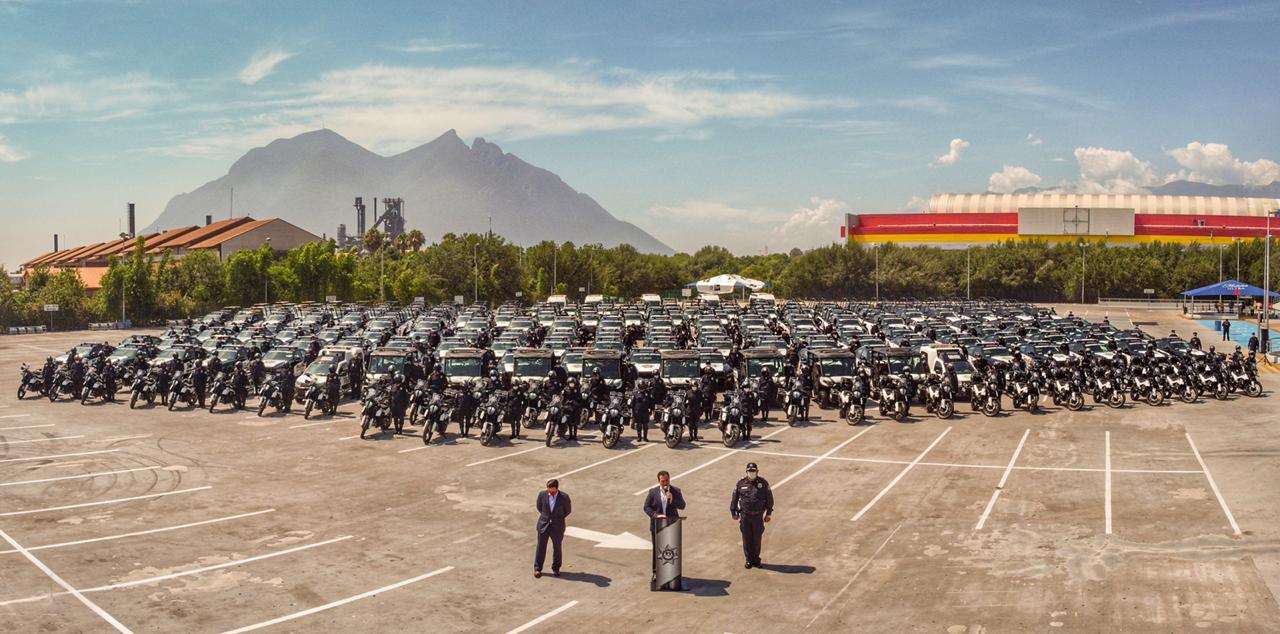 Entrega Adrián de la Garza 234 nuevas unidades a Policía y Tránsito de ...